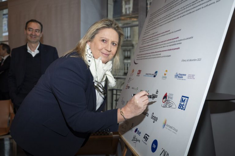 Renouvellement de la signature de la charte de la parentalité